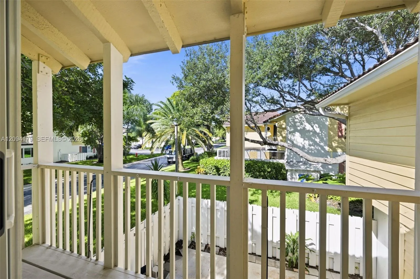 2nd Bedroom w Balcony