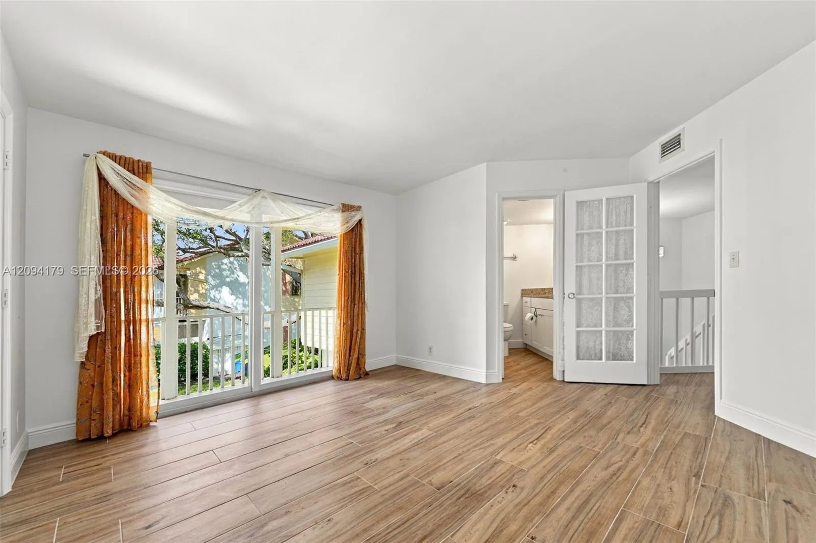 2nd BR w Private En Suite