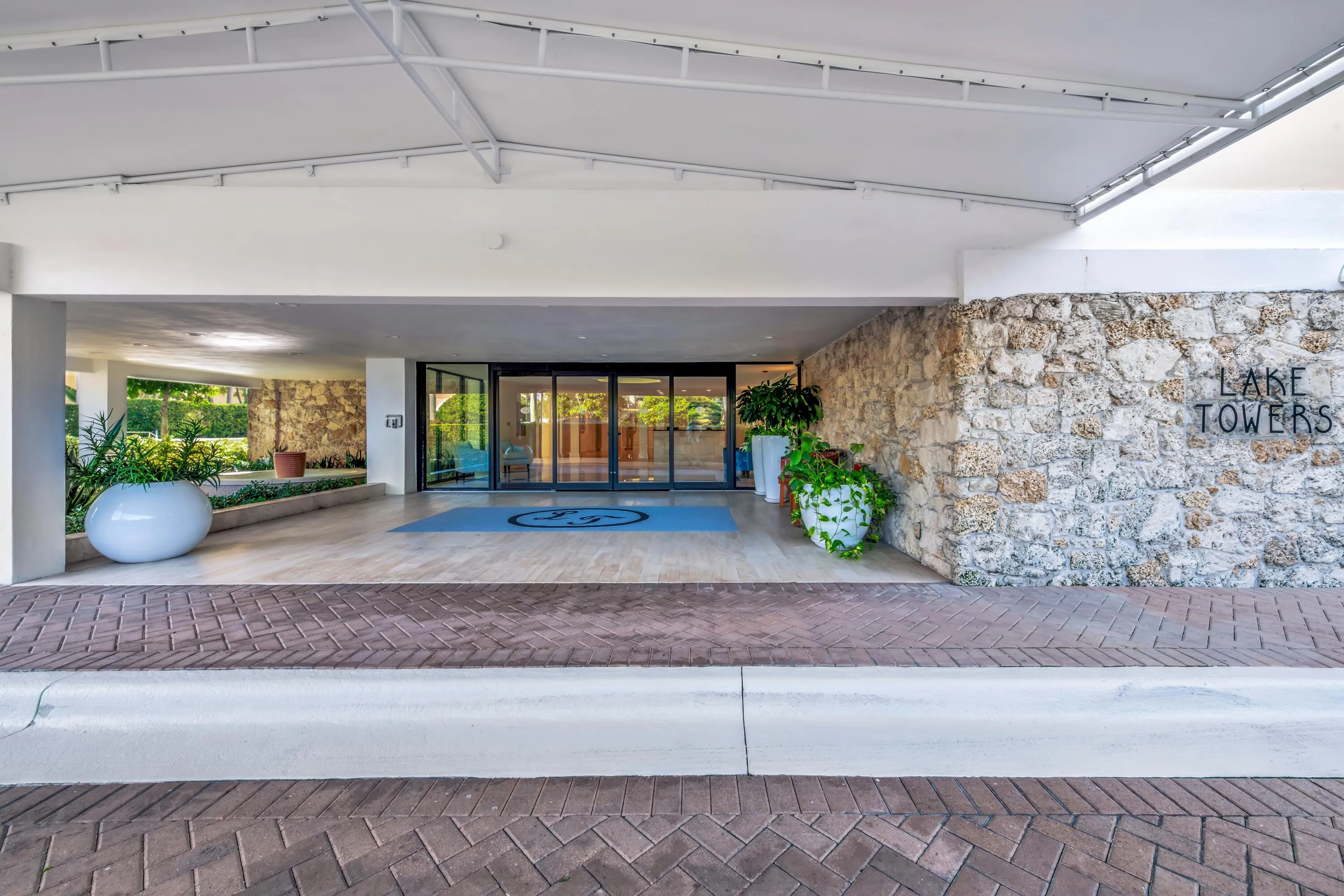 250-Bradley-Pl-308-Palm-Beach_EZP4783