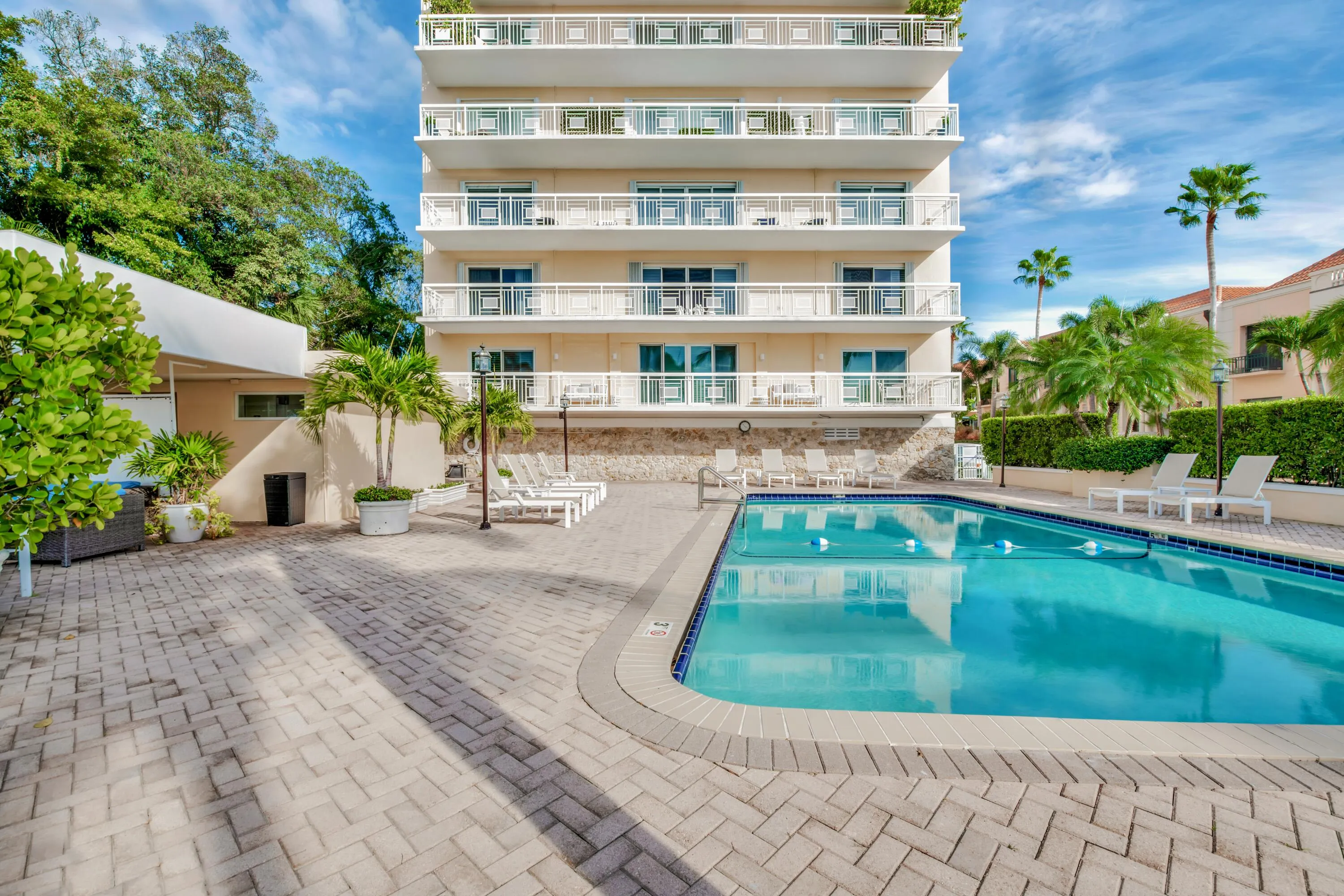 250-Bradley-Pl-308-Palm-Beach_EZP4778