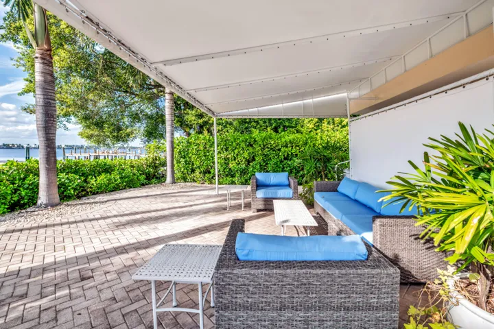 250-Bradley-Pl-308-Palm-Beach_EZP4775