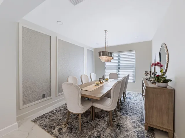Dining with room for 8/10