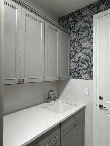 Laundry with Designer Wallpaper