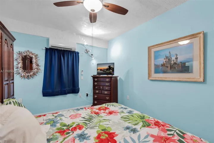 Bedroom Down