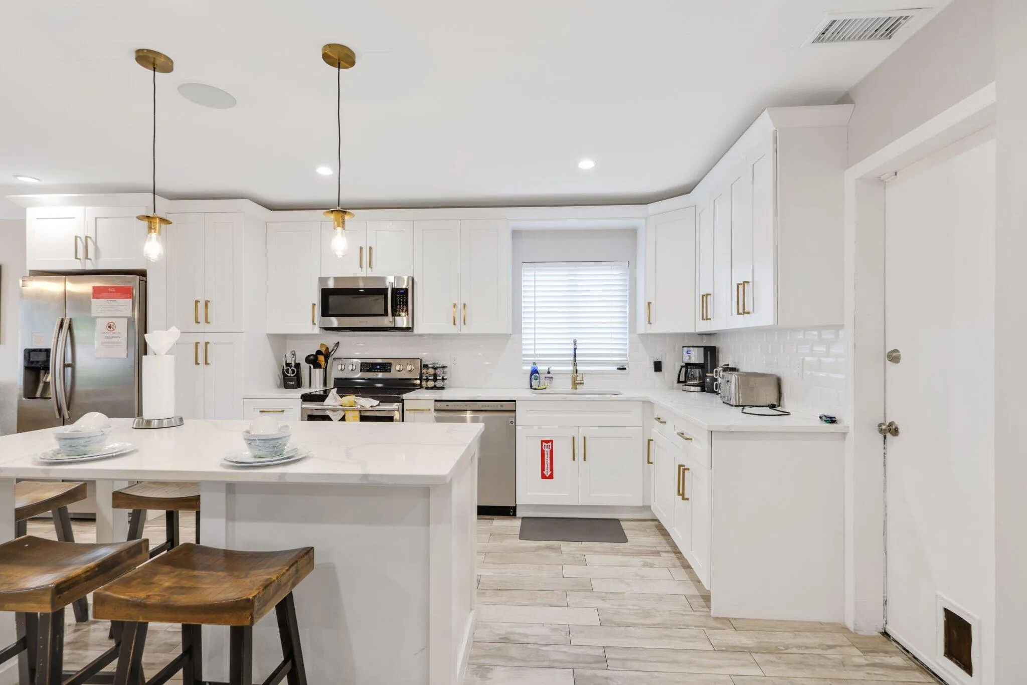 513 Curlew Road - 9.jpg-SMALL
