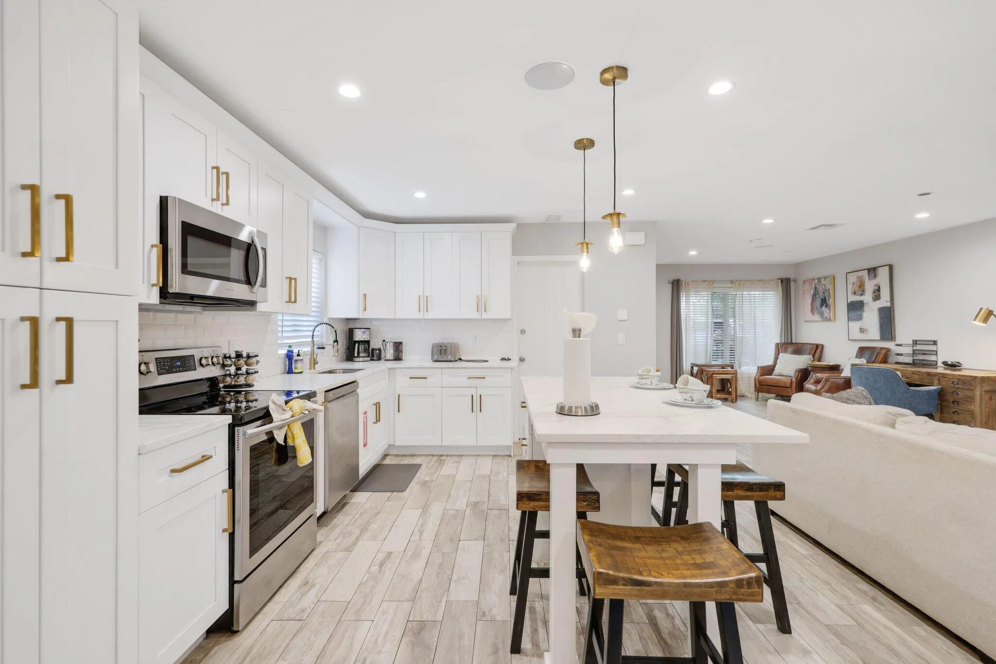 513 Curlew Road - 12.jpg-SMALL