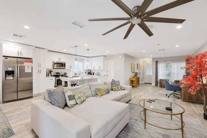 513 Curlew Road - 7.jpg-SMALL