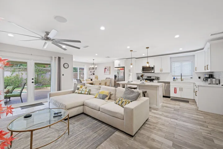 513 Curlew Road - 5.jpg-SMALL