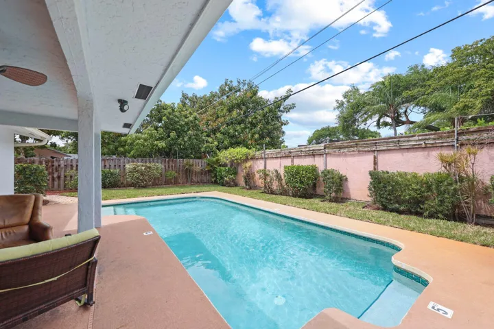 513 Curlew Road - 38.jpg-SMALL