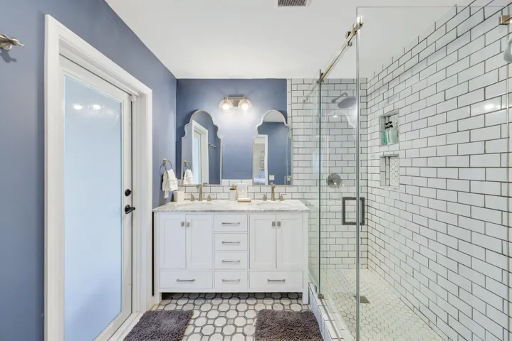 513 Curlew Road - 19.jpg-SMALL