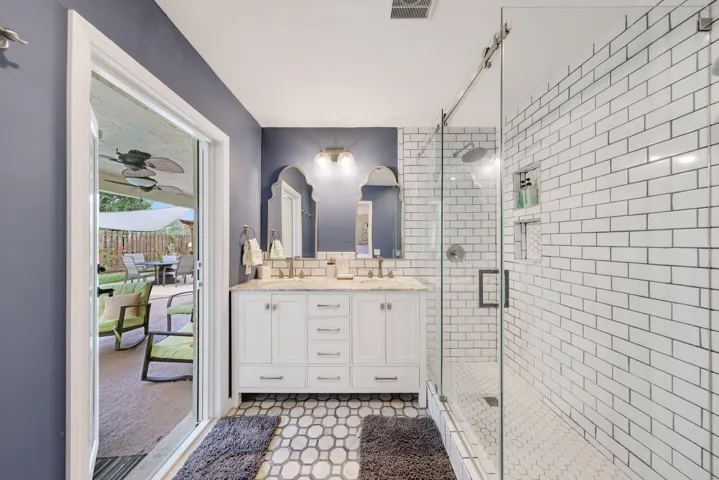 513 Curlew Road - 20.jpg-SMALL