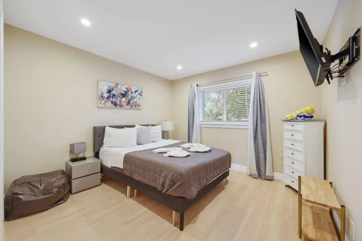 513 Curlew Road - 24.jpg-SMALL