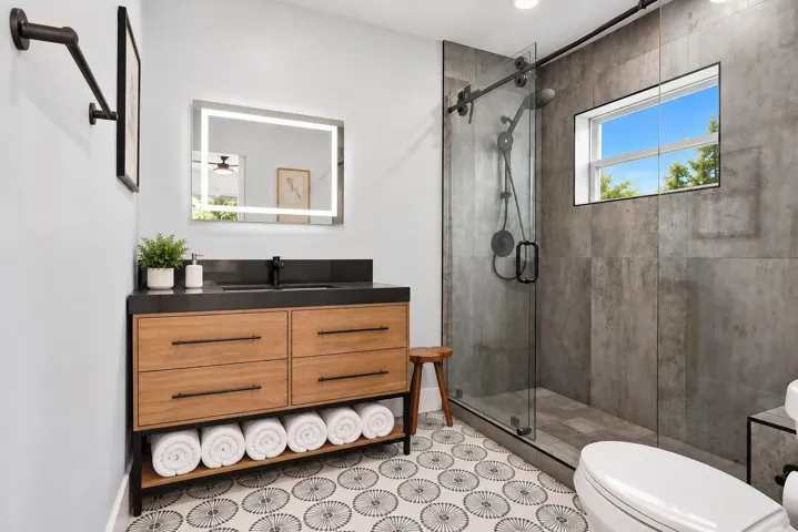 Ensuite full remodeled bath