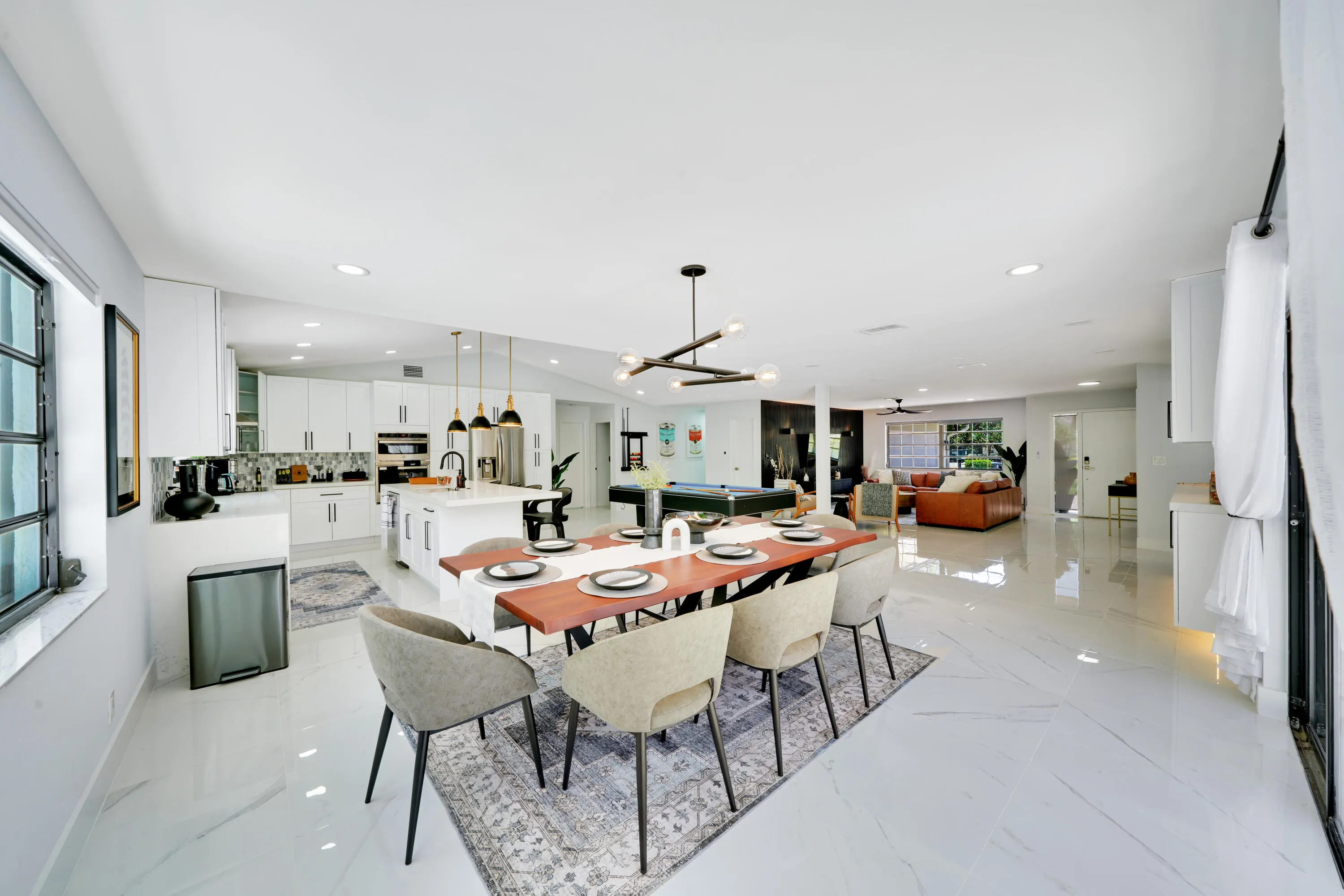 Indoors 4526 St Andrews Dr (2)