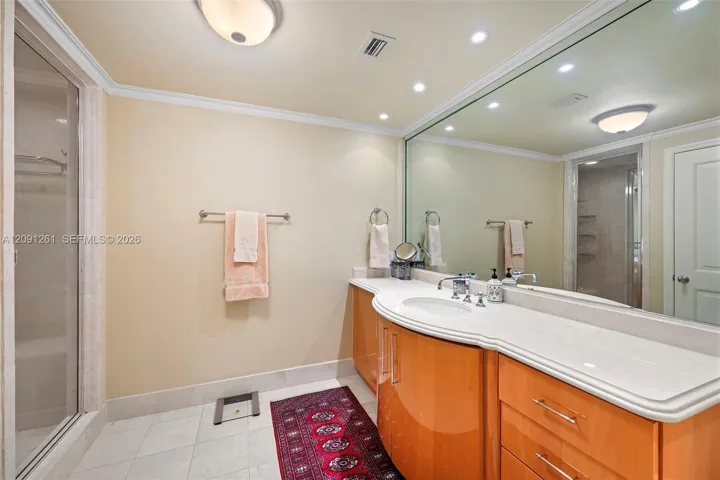 Hers Master Bathroom