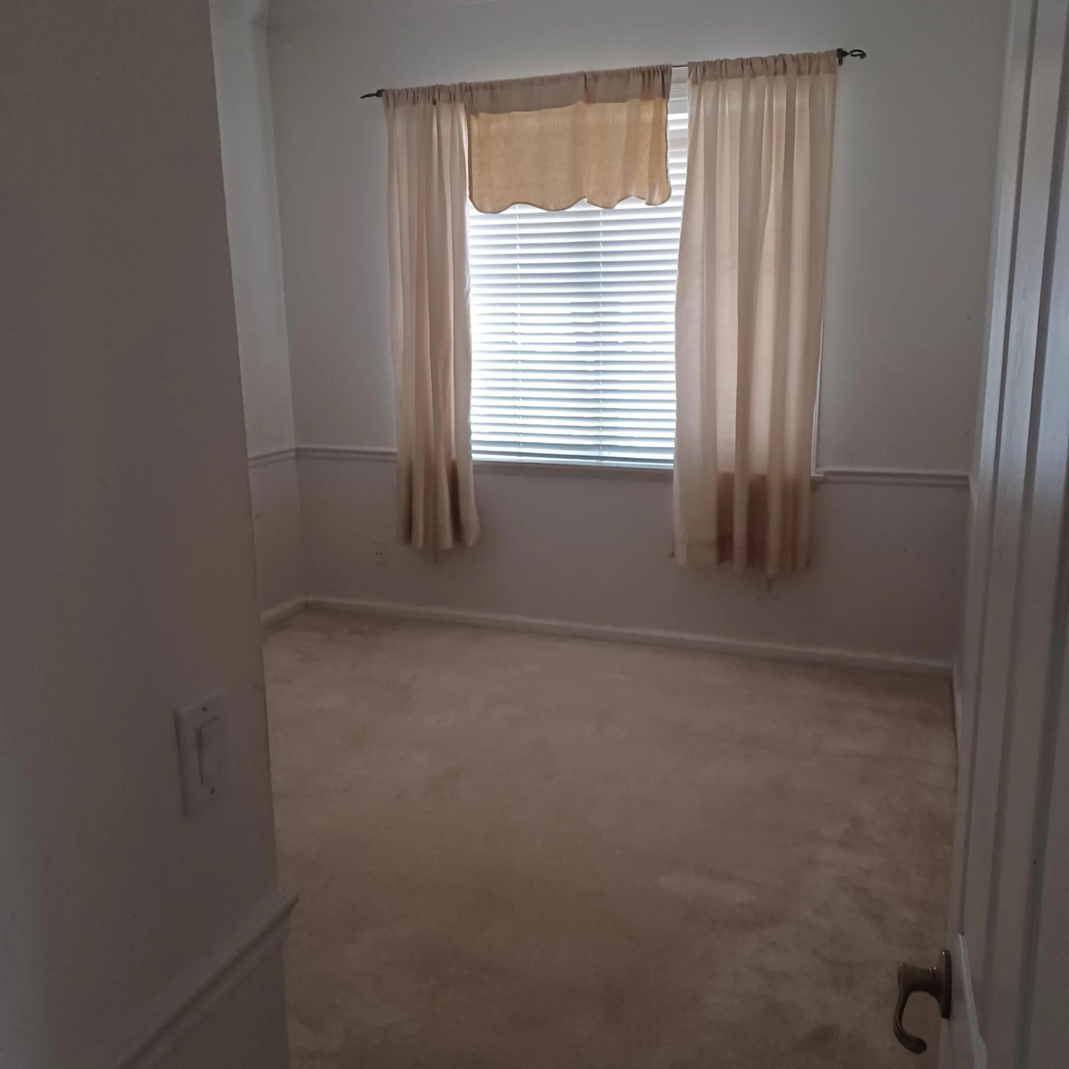 PRESTON CURTAIN