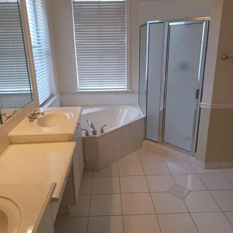 PRESTON BATHROOM 2