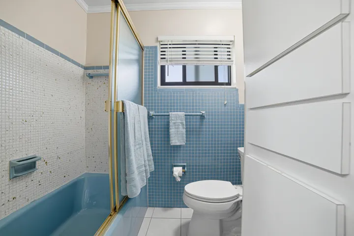 06-Bathroom-B