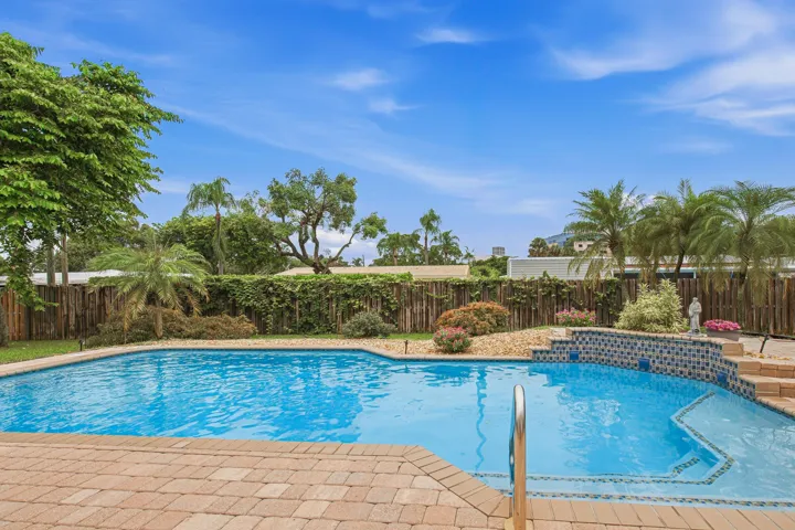 36-Backyard - Pool