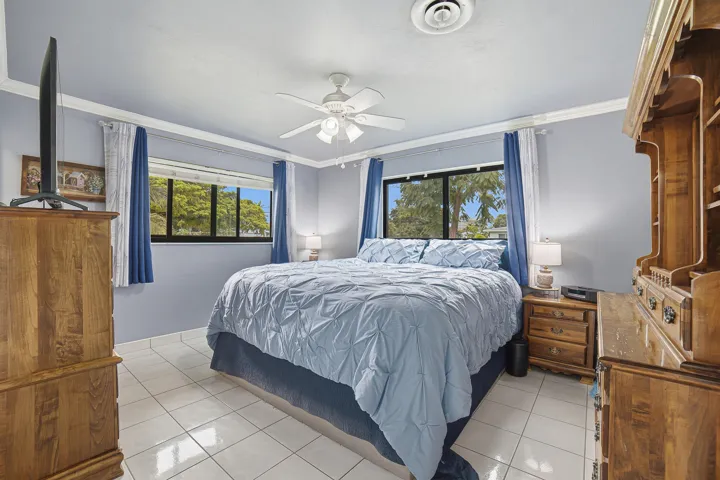 08-Bedroom1