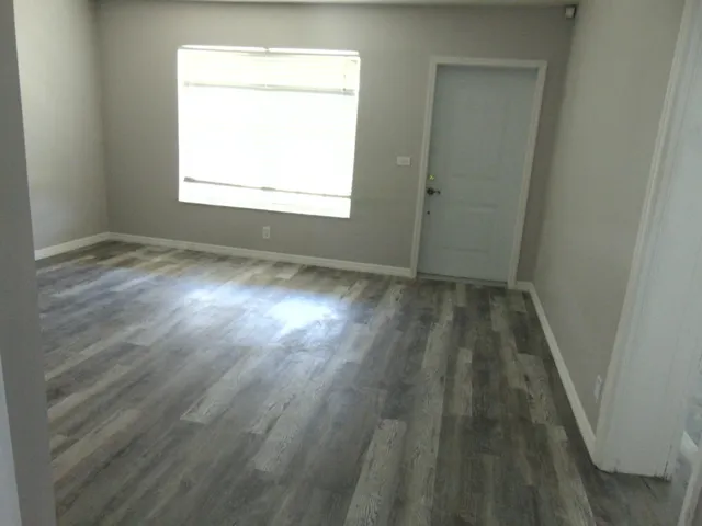 3rd Bed, exterior door