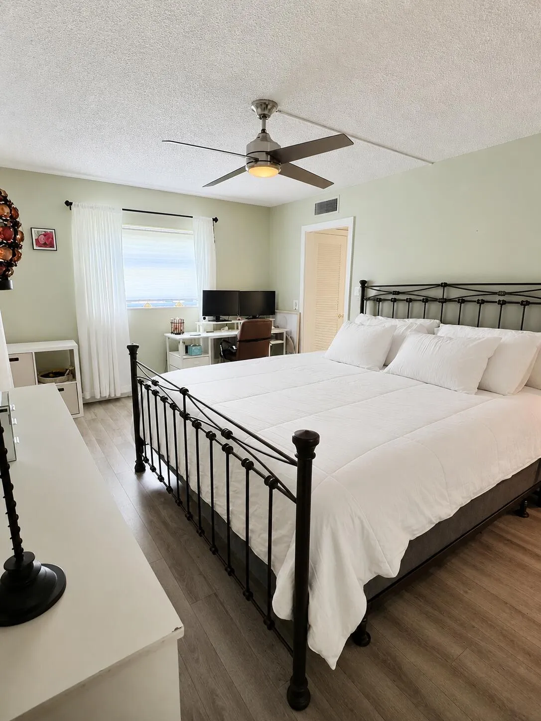 bedroom1