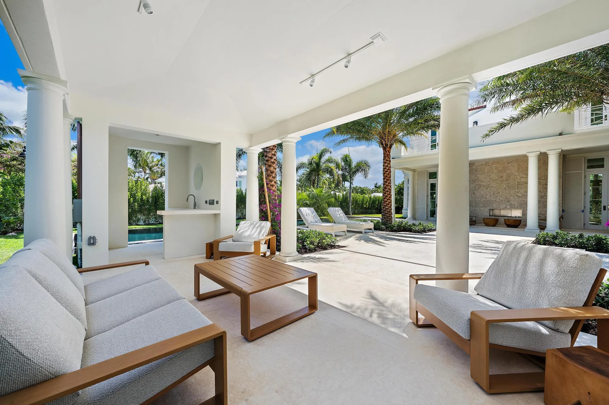 Cabana Sitting