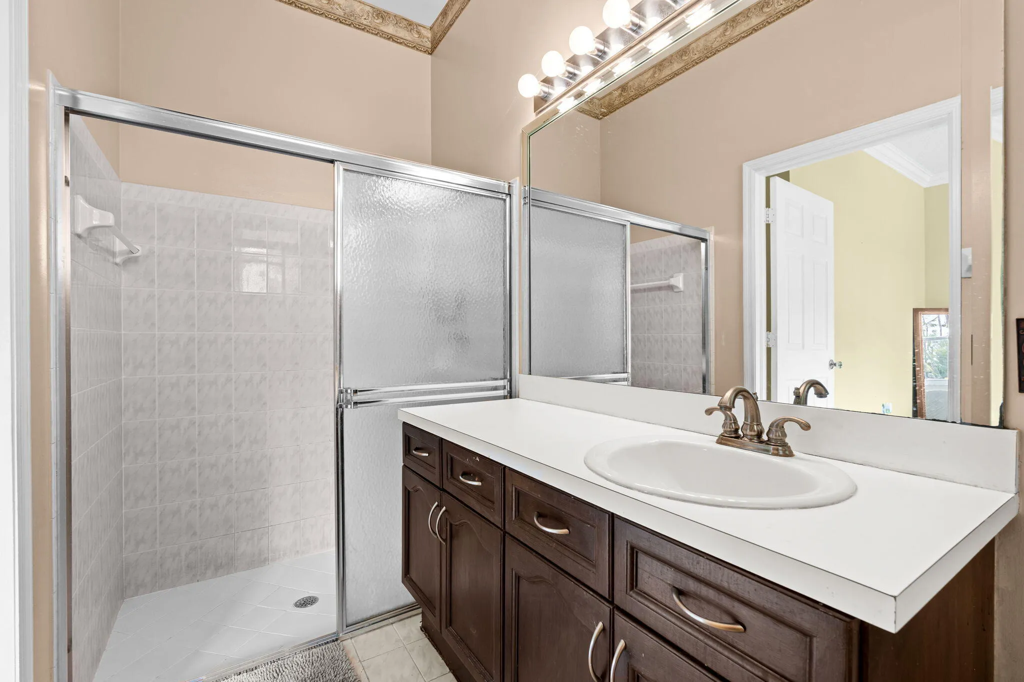 25-web-or-mls-A7409058