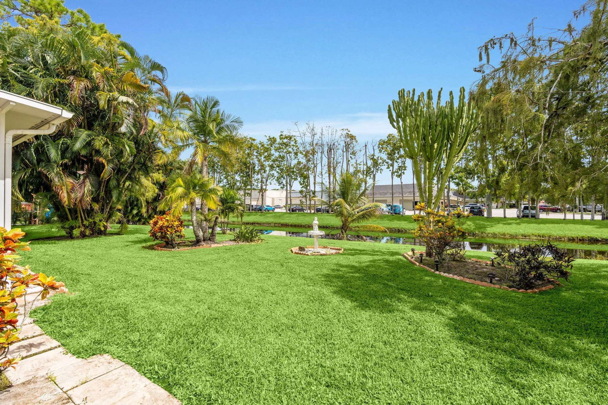 43-web-or-mls-A7408998