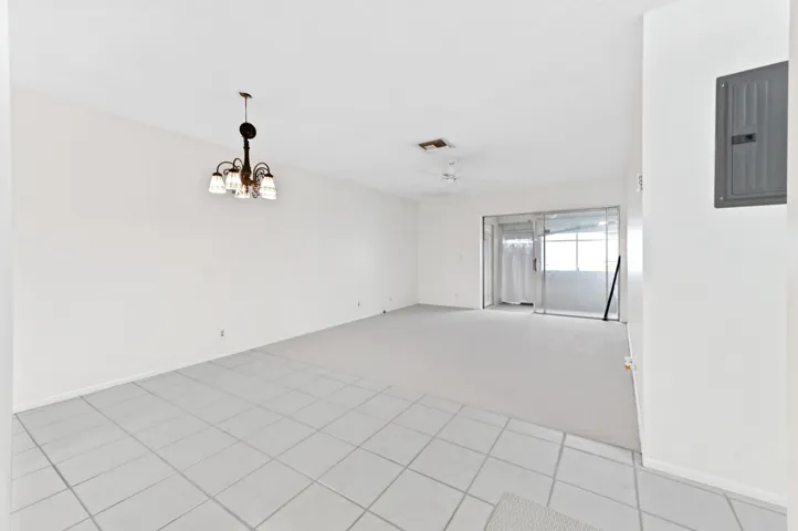 02 Dining area 01