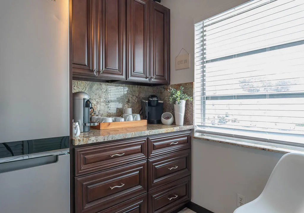 20230917-6550 S Oriole Blvd 202-0027
