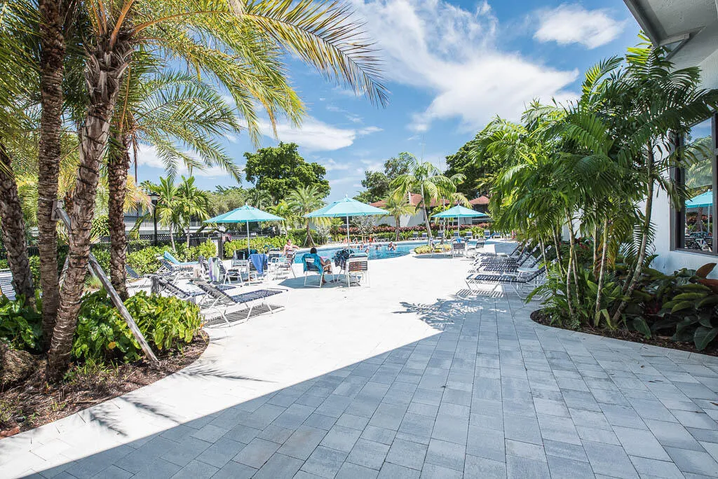 20230917-6550 S Oriole Blvd 202-0013