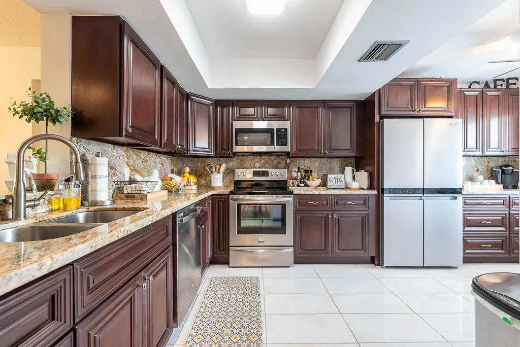 20230917-6550 S Oriole Blvd 202-0030