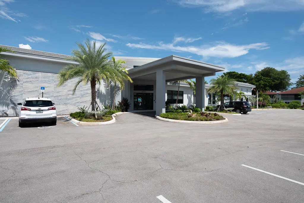 20230917-6550 S Oriole Blvd 202-0009