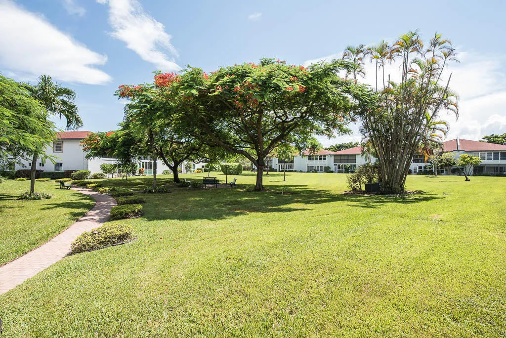 20230917-6550 S Oriole Blvd 202-0004