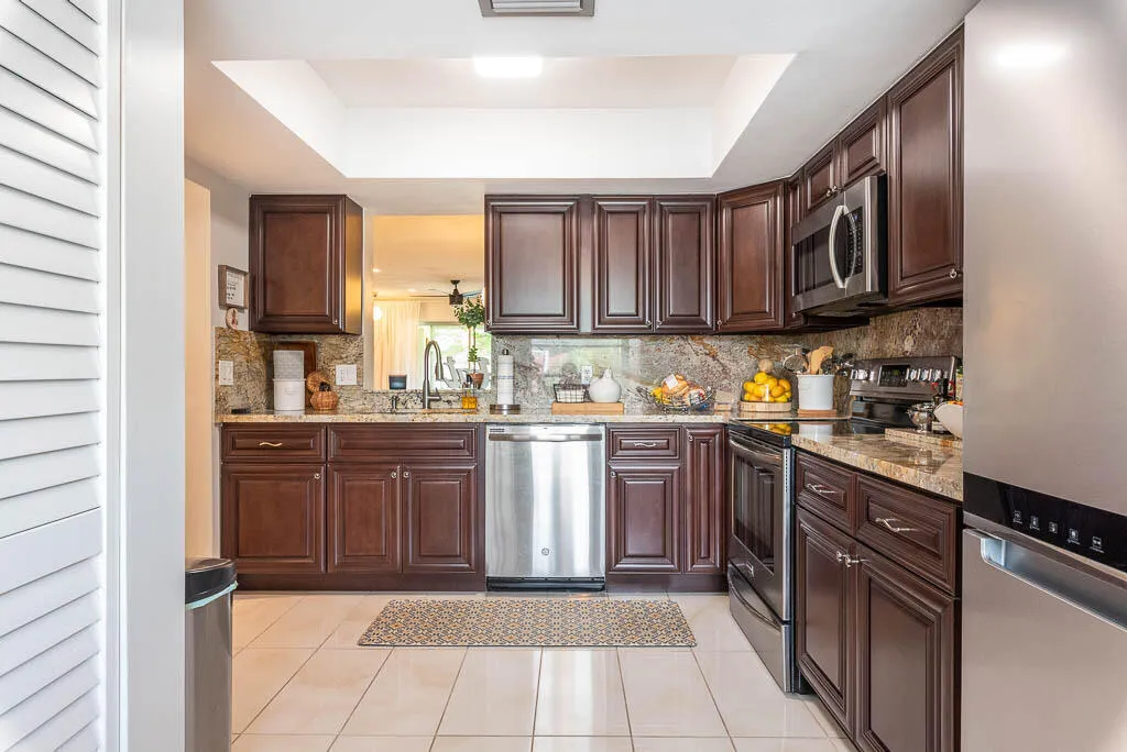 20230917-6550 S Oriole Blvd 202-0026