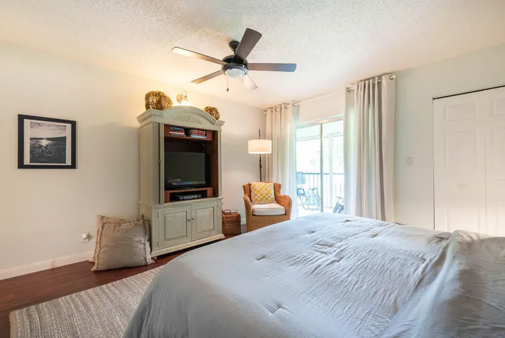 20230917-6550 S Oriole Blvd 202-0038