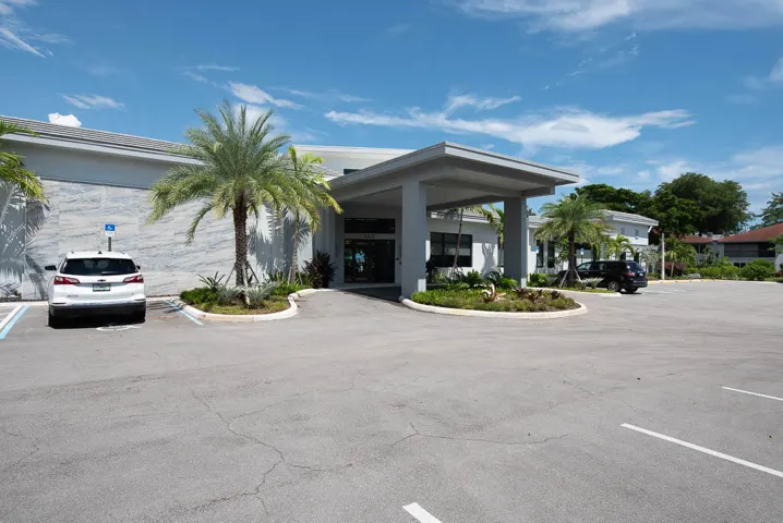 20230917-6550 S Oriole Blvd 202-0009