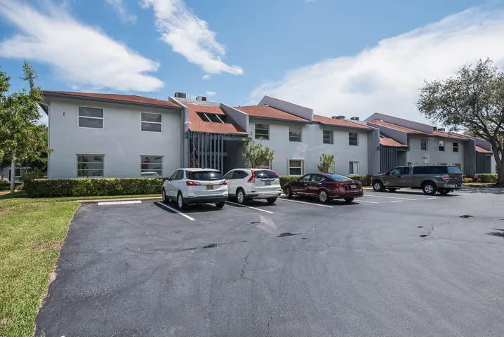 20230917-6550 S Oriole Blvd 202-0003