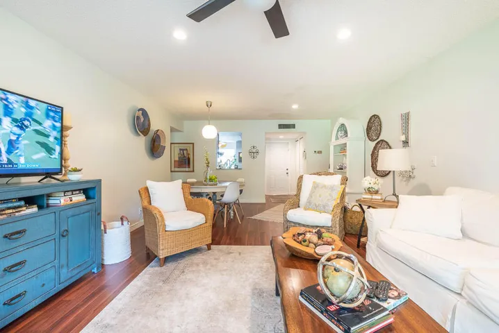 20230917-6550 S Oriole Blvd 202-0046
