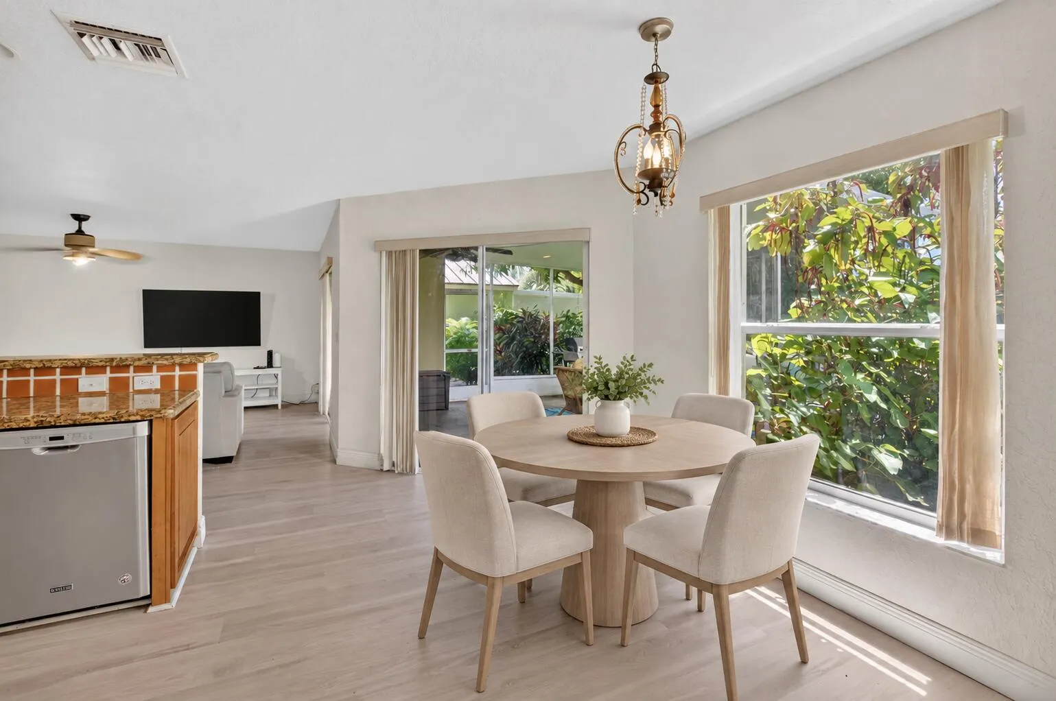 Virtually Staged furnishing