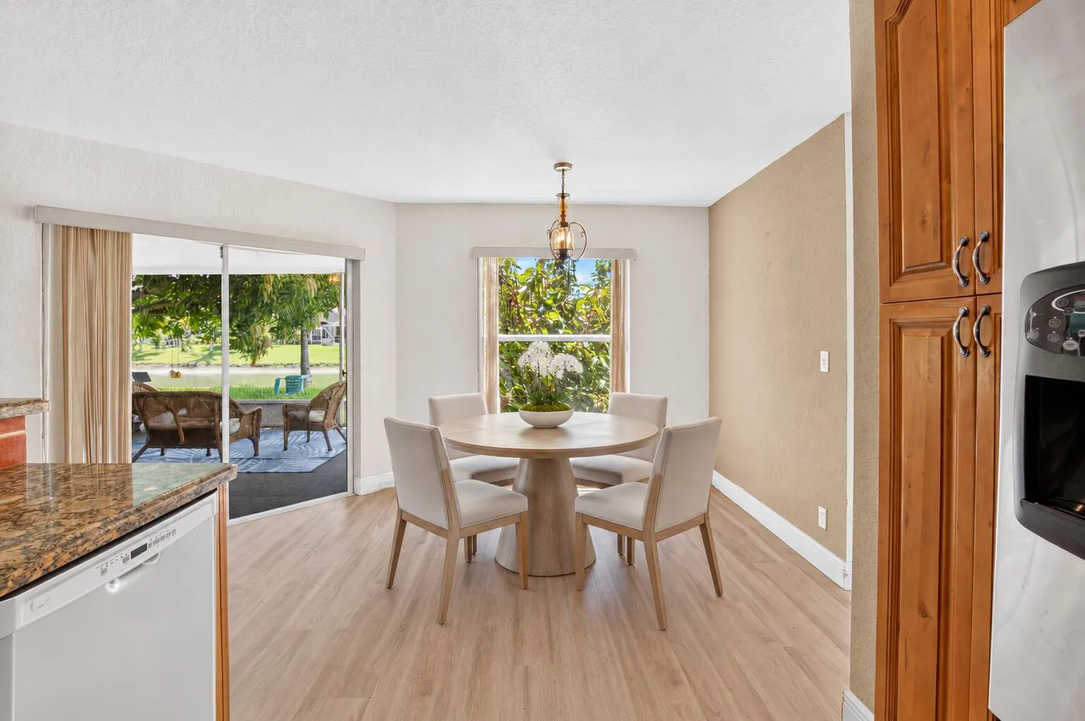 Virtually Staged furnishing
