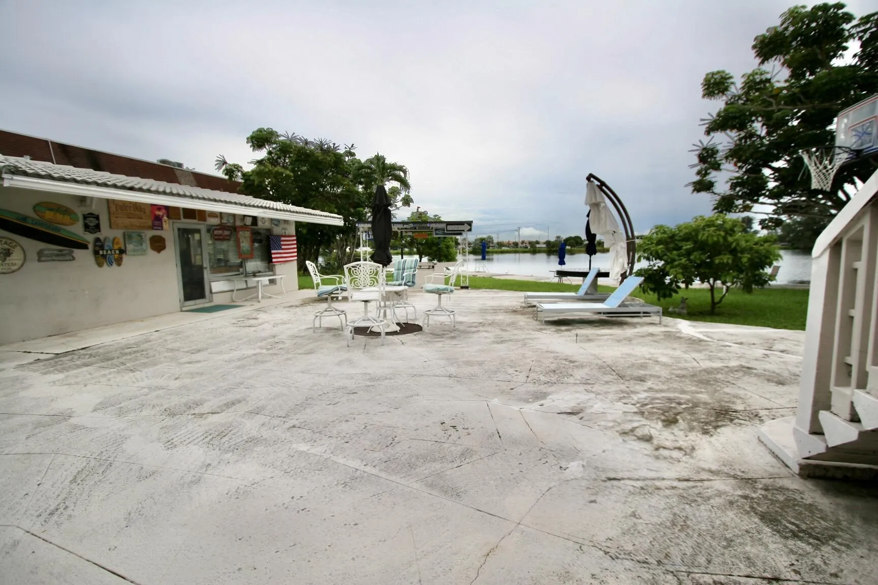 Patio, BBQ area and Laundry facility