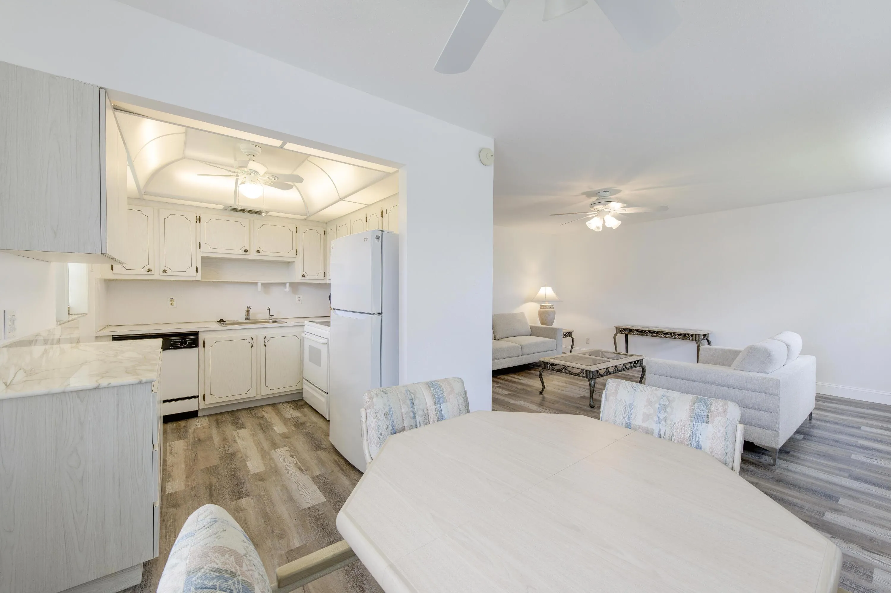 Dining/Kitchen