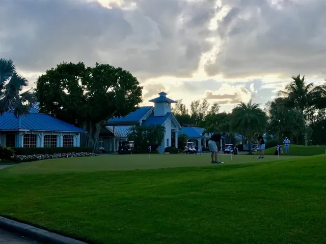 Public Golf Clubhouse