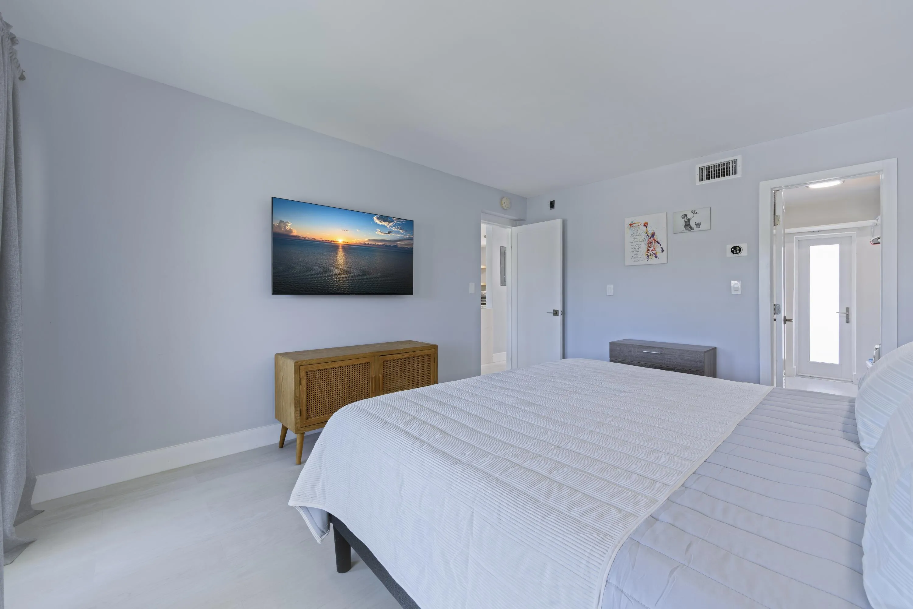 1445 SE 15th Ct Apt 203-print-021-015-DS