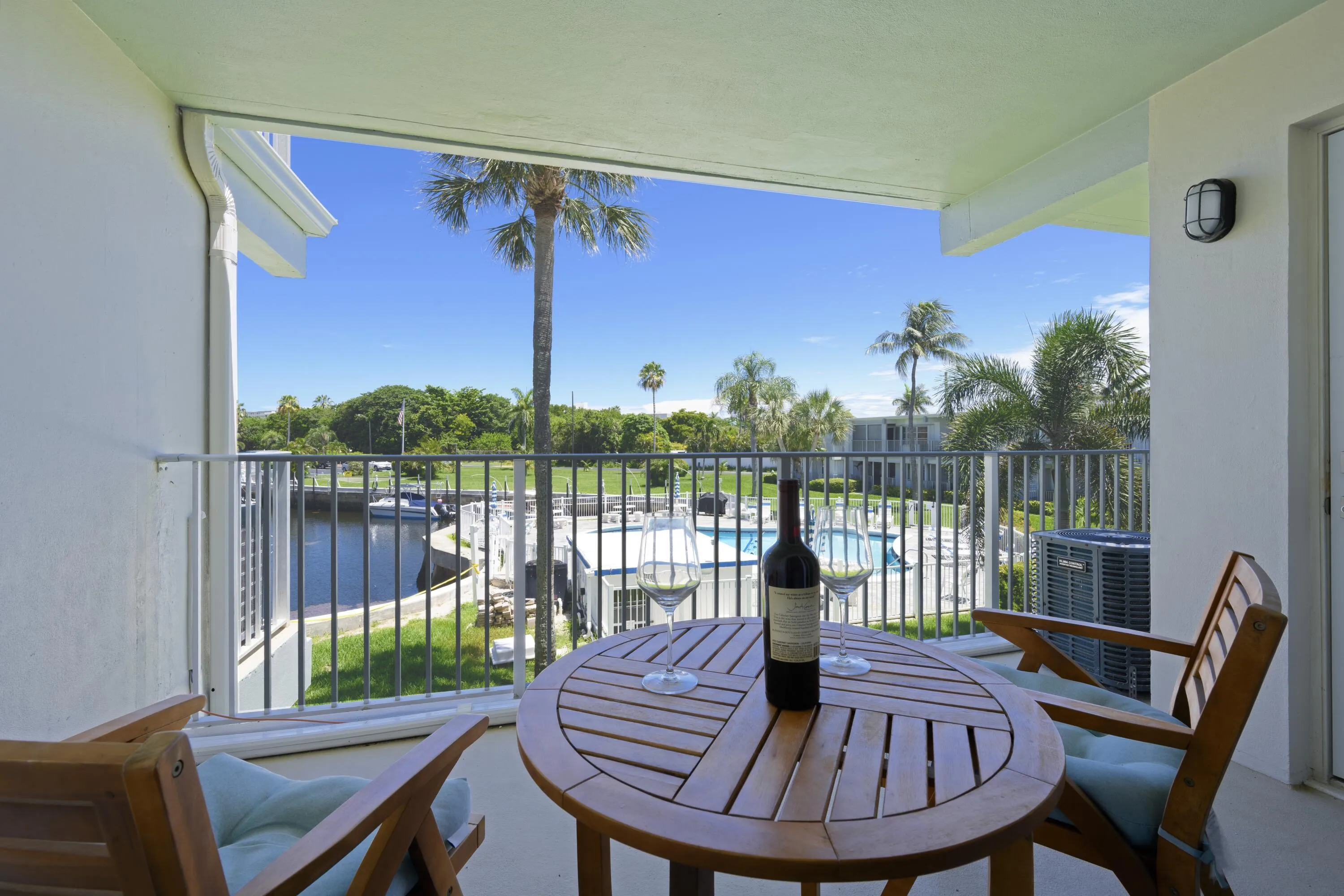 1445 SE 15th Ct Apt 203-print-022-016-DS