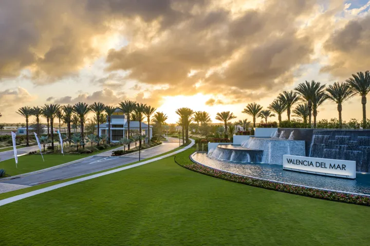 Valencia Del Mar Entry
