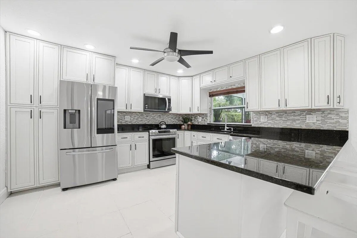 49-Kitchen-E