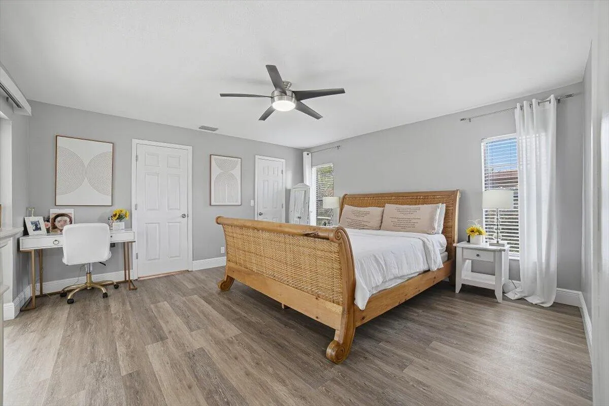 30-Bedroom4